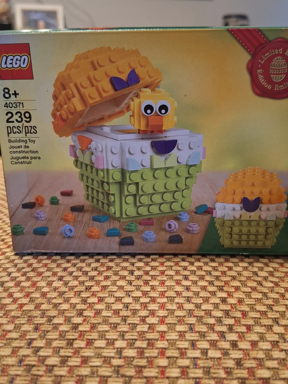 LEGO Easter Themed Builds - 40471  Chick, 30587 Basket, & 30643 Chickens